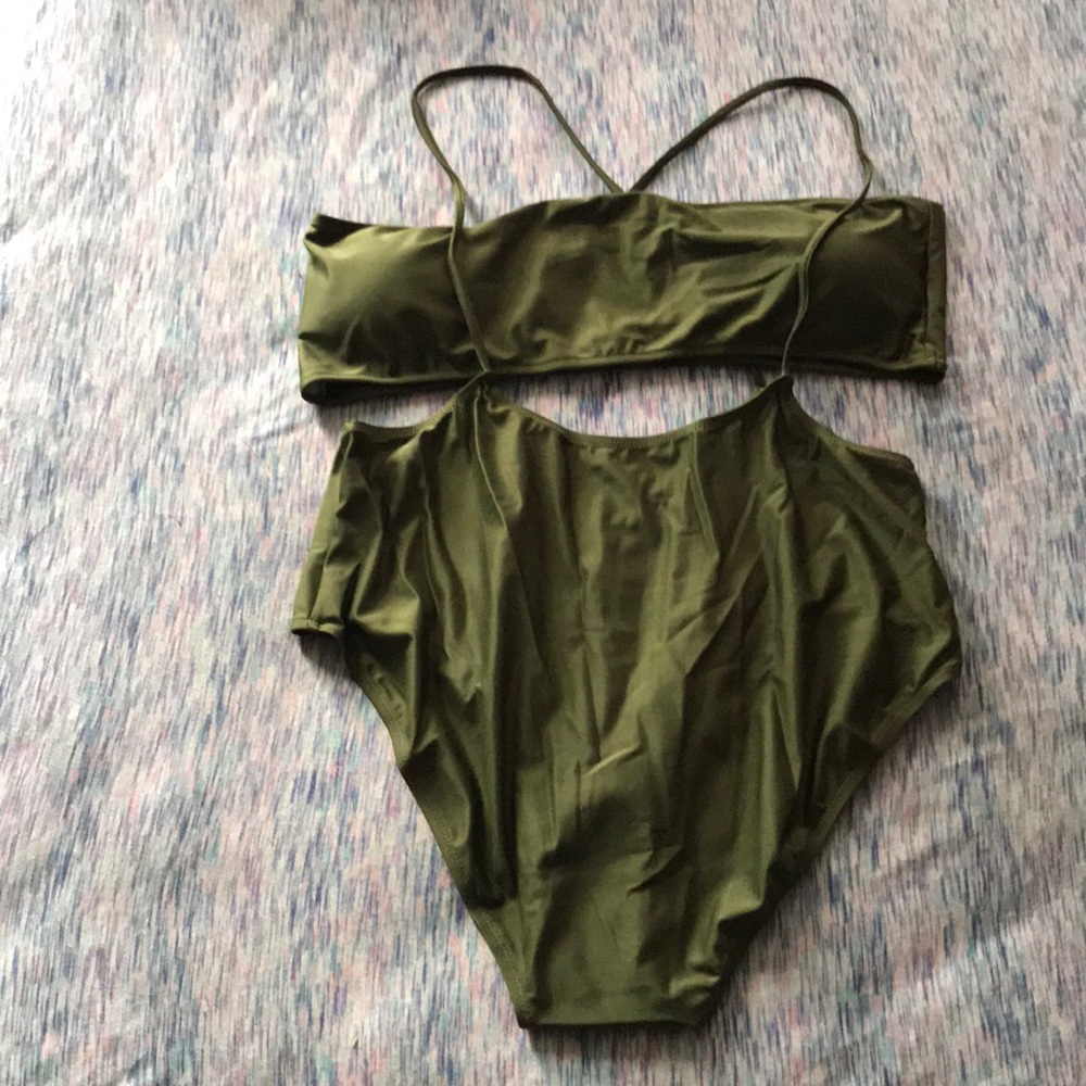2piece - Picture 2 of 3